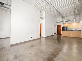 Building Photo - 769 N High St