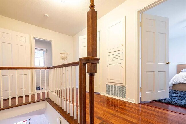 Building Photo - 6106 Cherrylawn Cir