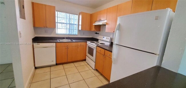 Primary Photo - 4733 NW 9th Dr
