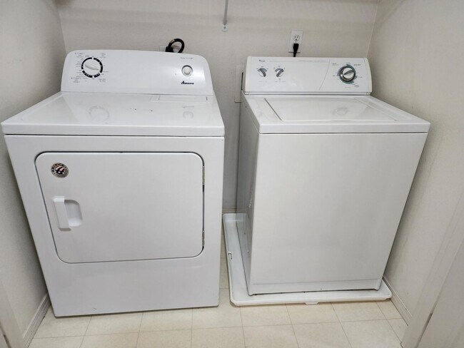 Building Photo - Beautiful 4 bed 2.5 Bath Home in South Hill Puyallup