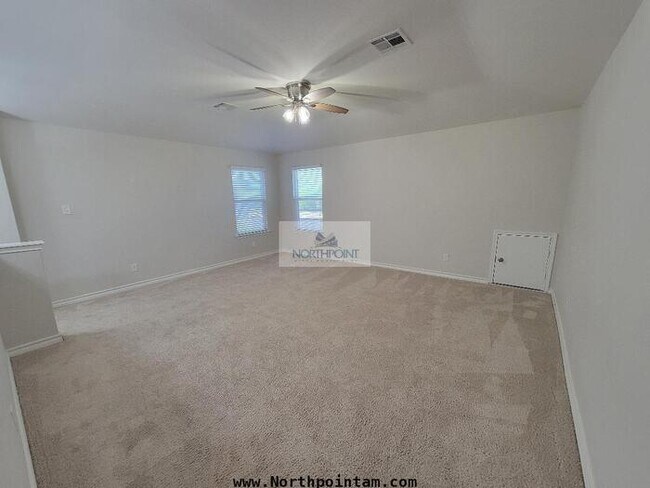 Building Photo - Charming 4 beds 2.5 baths in San Antonio