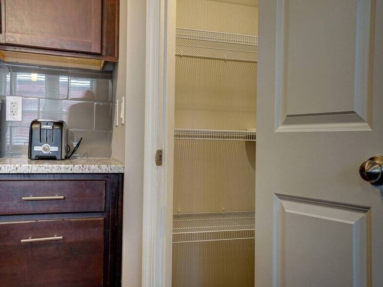 Building Photo - 2201 Reading Rd