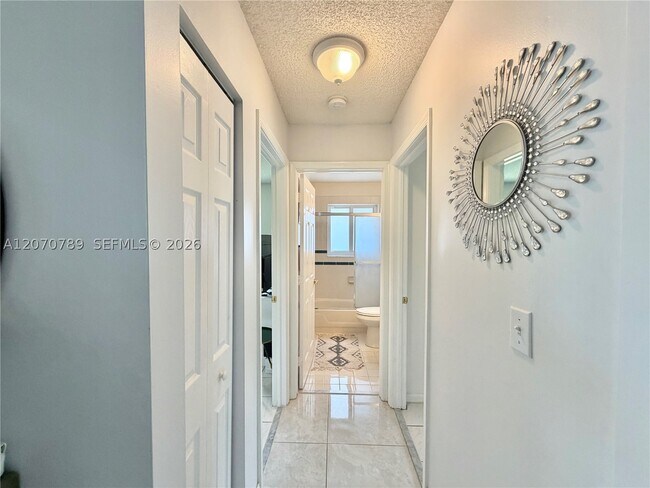 Building Photo - 415 NW 165th Ave