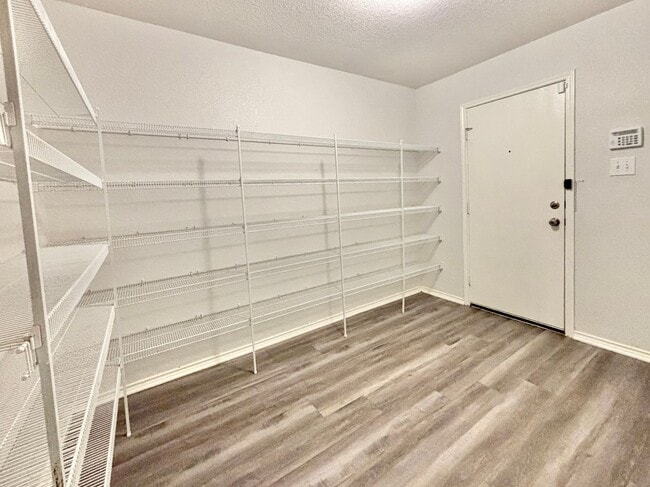 Building Photo - 13030 Peregrine-