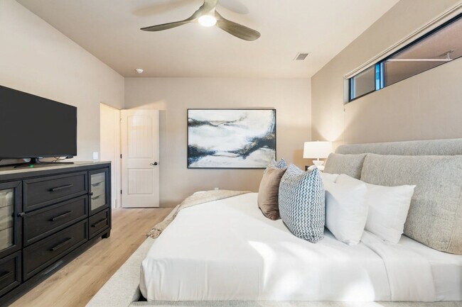Building Photo - 30 Sycamore Canyon Rd