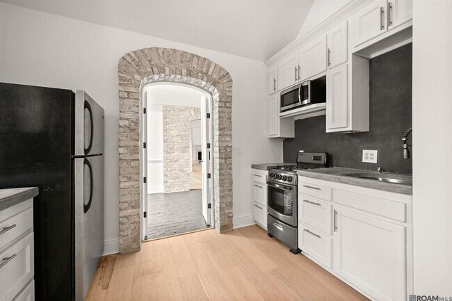 Building Photo - 4 Bedroom Luxury Rental located near Bocage | Private Pool | Mother In Law Suite