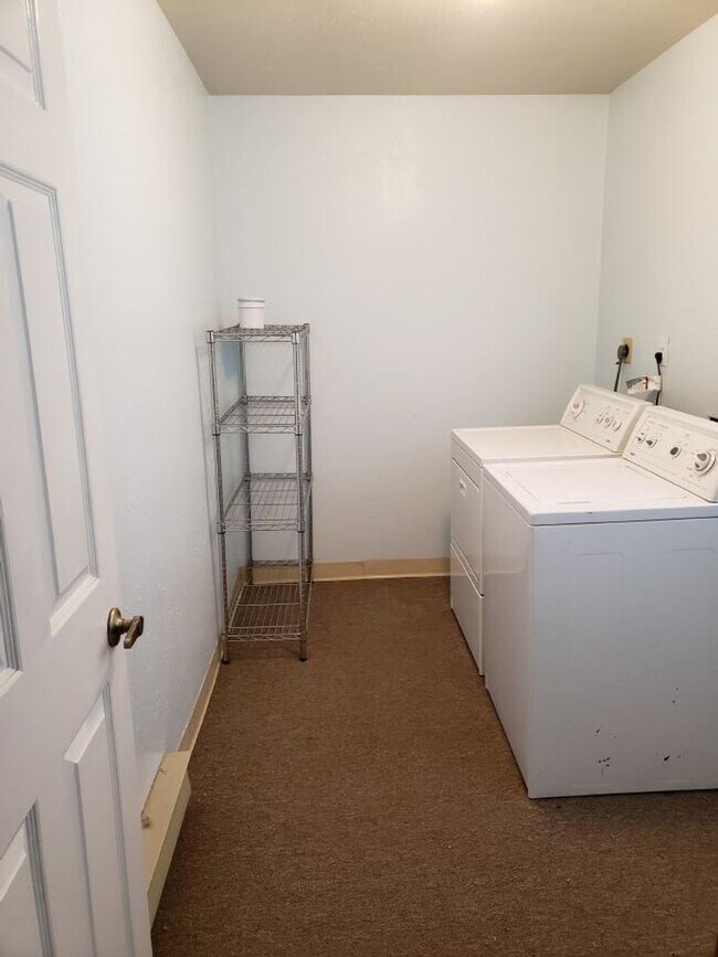 Building Photo - PROMO *$250 Admin Fee Waived* Lovely 2BR C...