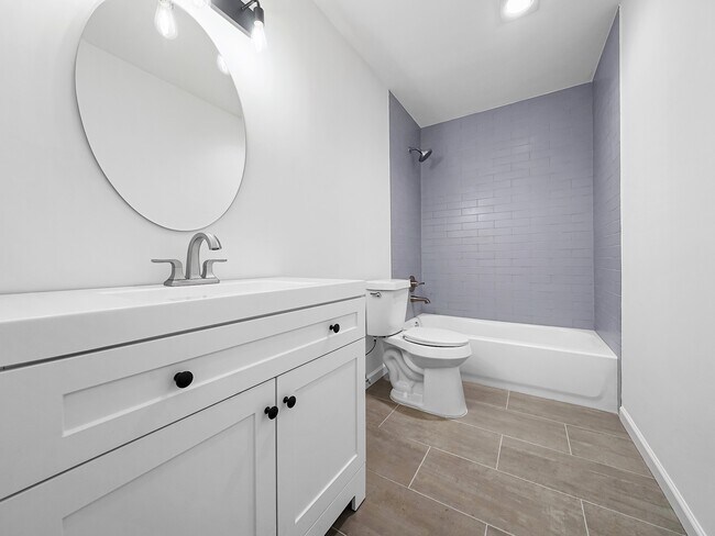 Building Photo - 2139 Lake Village Dr