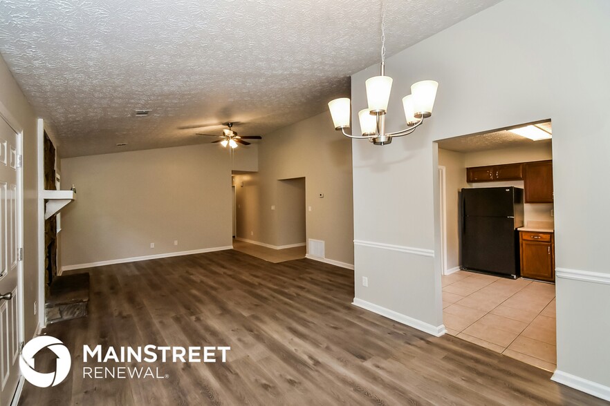 Building Photo - 263 Independence Dr