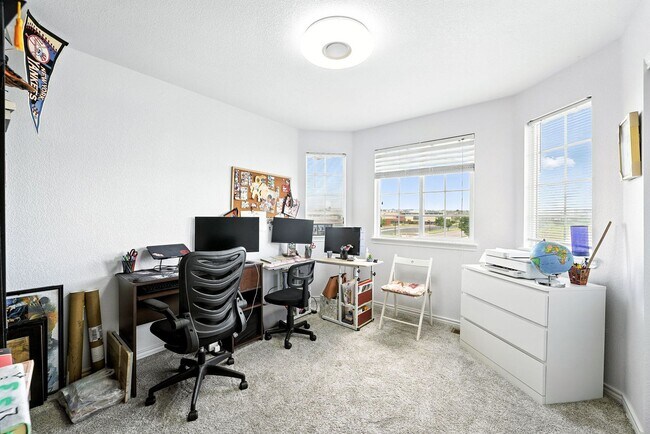 Building Photo - 3 car garage! Across from huge park! Great...
