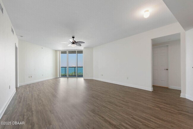 Building Photo - 241 Riverside Dr