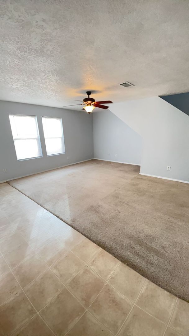 Building Photo - 3 Bedroom 2.5 Bath Located in the NE Heights! Showing Friday 5/1 5PM