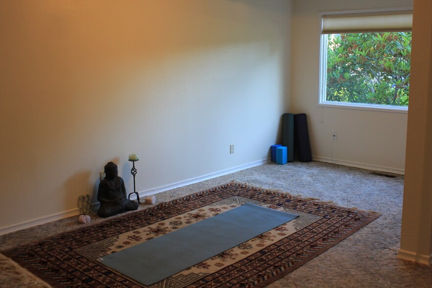 Bonus room - 1103 Brawne Avenue NW