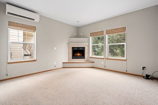 Building Photo - Detached Townhome in Kingston Meadows Community