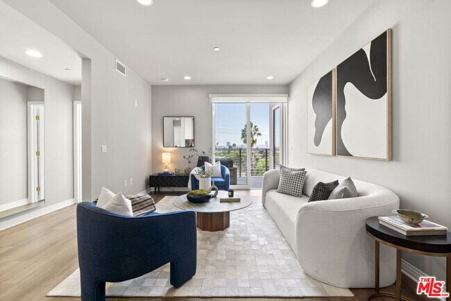 Building Photo - 7428 Santa Monica Blvd
