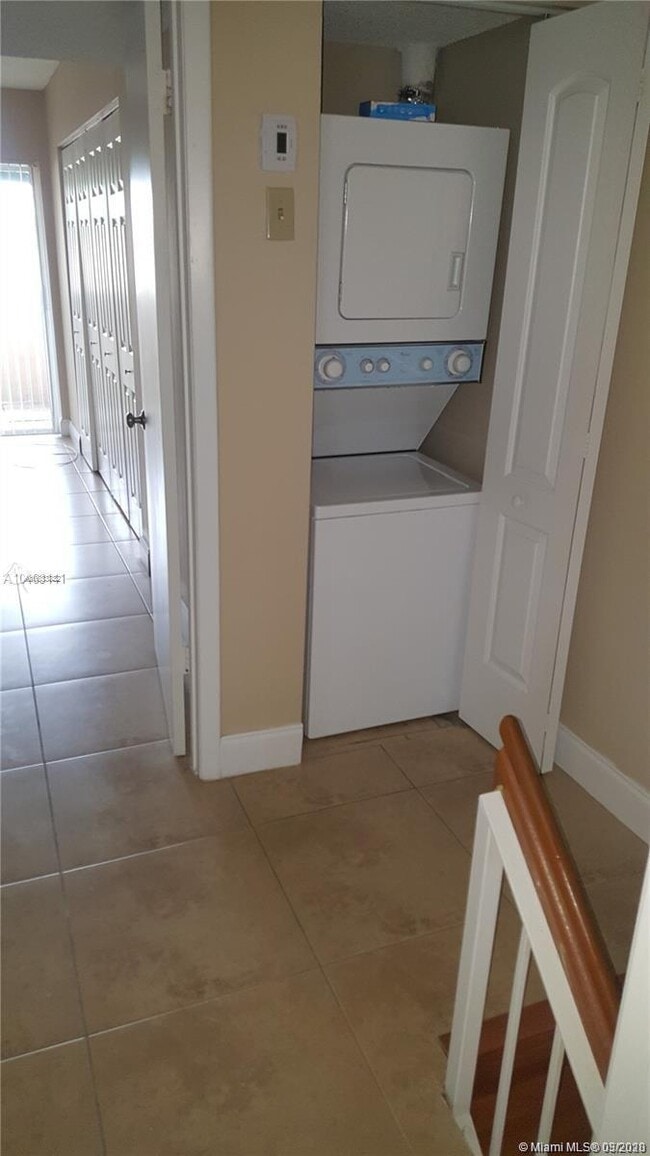 Building Photo - 8660 NW 5th Ter