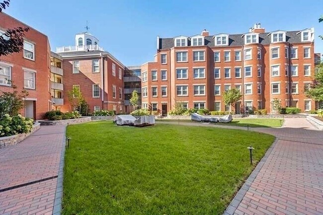 Building Photo - 47 Harvard St