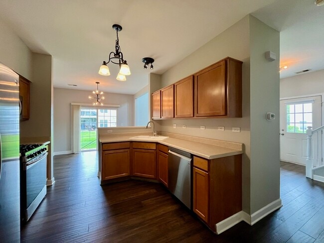 Building Photo - 1919 Golden Gate Ln