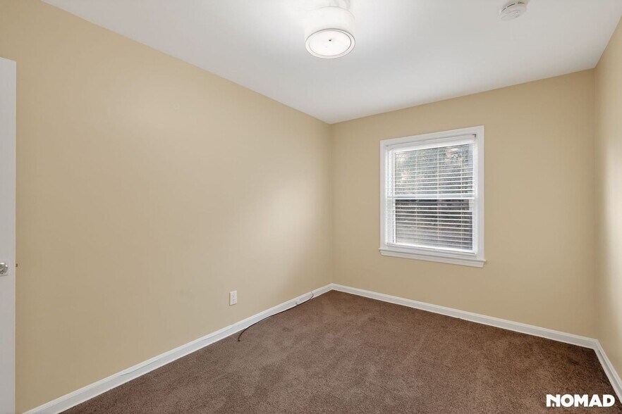 Building Photo - 2713 Fort Baker Dr SE