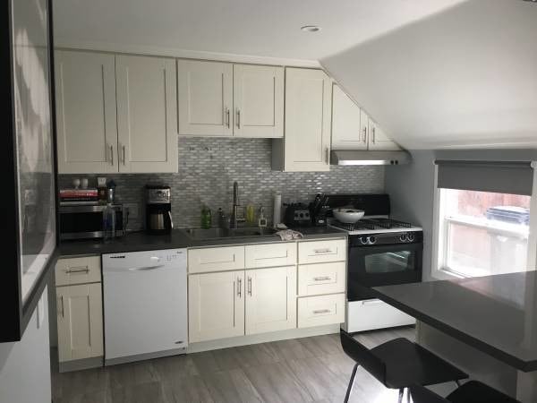 Building Photo - 2506 Glen Green St