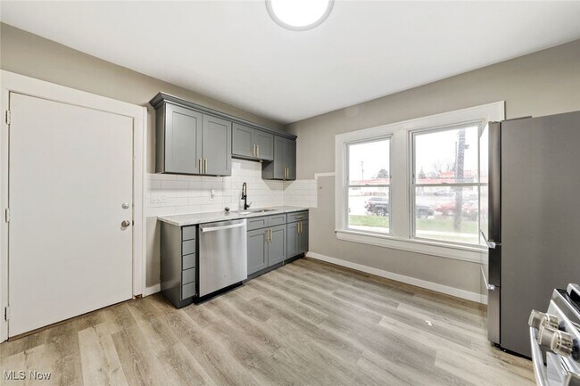 Building Photo - 2233 Bunts Rd