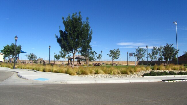 Building Photo - Eco-Friendly Home in Victorville