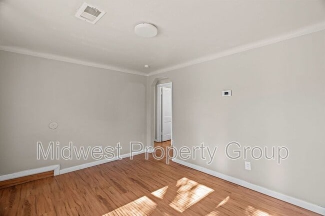 Building Photo - 161 Anistasia Dr