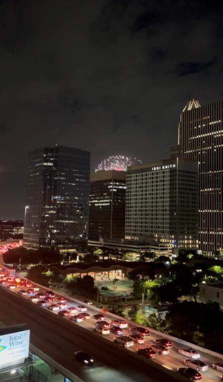 Building Photo - 2016 Main St