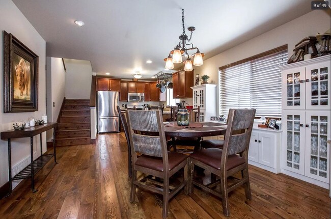 Building Photo - Beautiful Fully Furnished 4 Bed 3 Bath Home