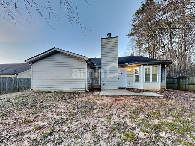 Building Photo - 472 Camella Cir