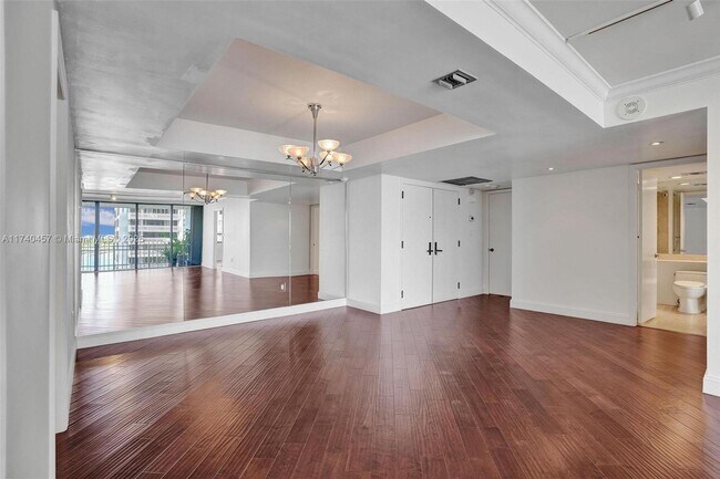 Building Photo - 3 Grove Isle Dr
