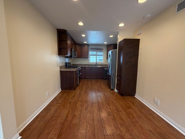 Building Photo - 5063 Argyle Dr