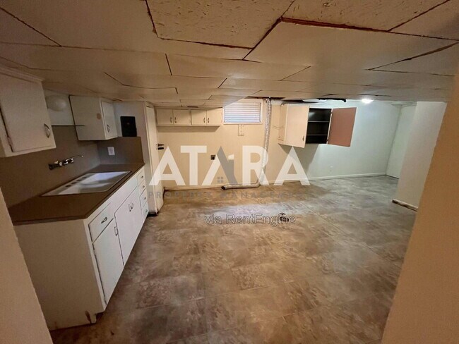 Building Photo - 1335 Thornton Ave