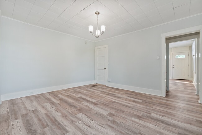 Building Photo - 523 Edgewood Ave