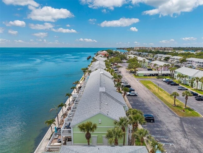 Building Photo - 4768 Coquina Key Dr SE