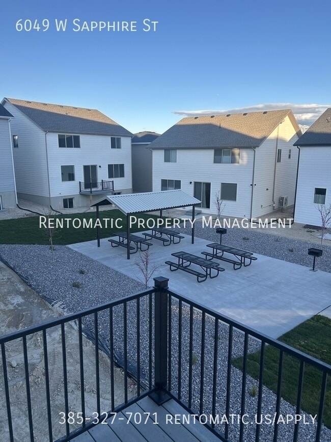 Building Photo - 6049 W Sapphire St