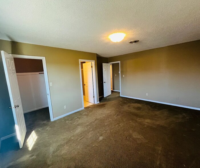 Building Photo - 6868 Nickis Ln