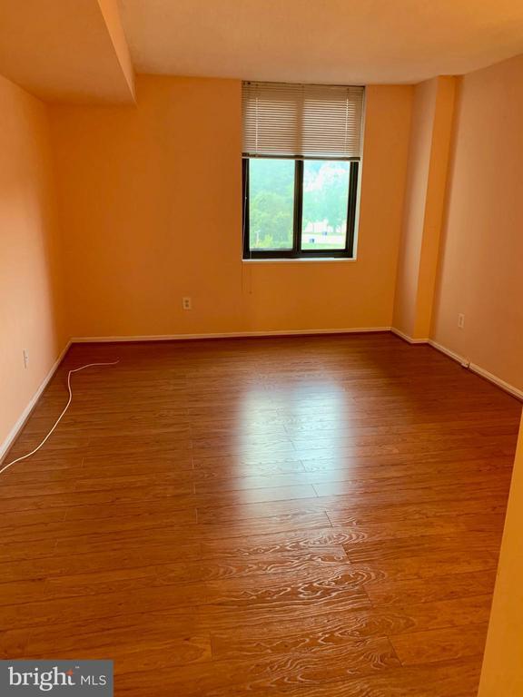 Building Photo - 7401 Westlake Terrace