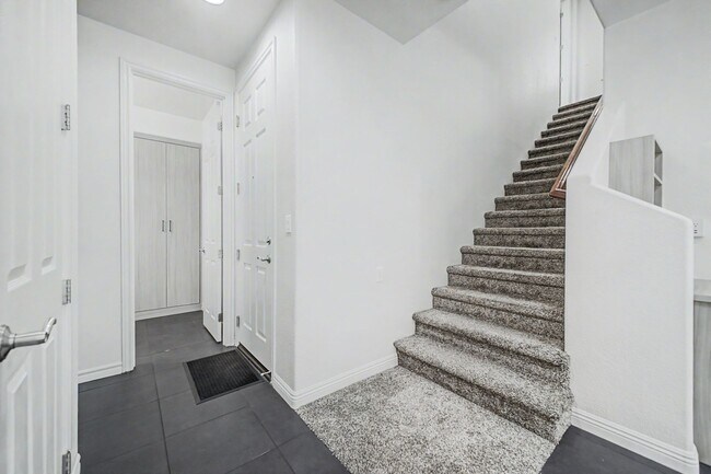 Building Photo - 2435 Cordoba Bluff Ct