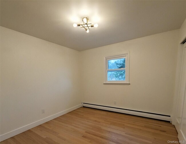 Building Photo - 727 NY-302