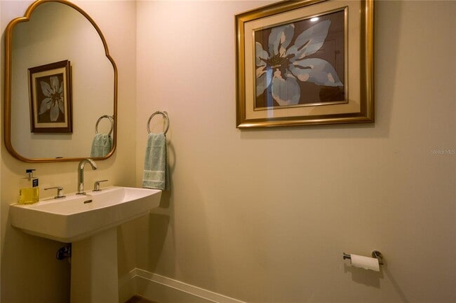 Building Photo - 2910 W Barcelona St