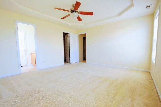 Building Photo - 1445 Avoncroft Dr