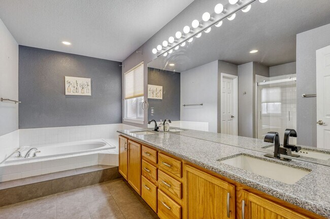 Building Photo - Beautifully Updated 4-Bedroom Home on Rare ¼-Acre Cul-de-Sac Lot in Highlands Ranch