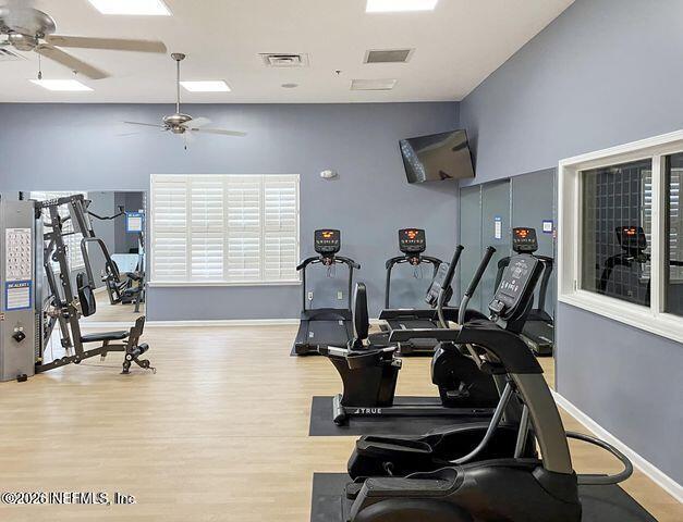 Building Photo - 8201 Green Parrot Rd