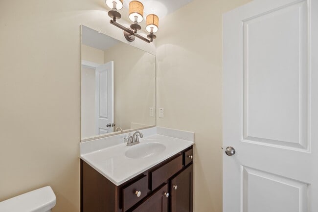 Building Photo - Chick's Beach Condo 3BR & 3.5BA w/2-car garage