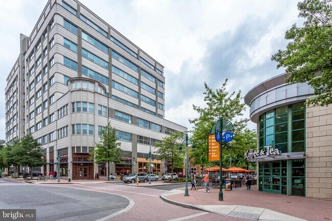 Building Photo - 3501 S Glebe Rd