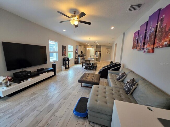 Building Photo - 6123 Voyagers Pl