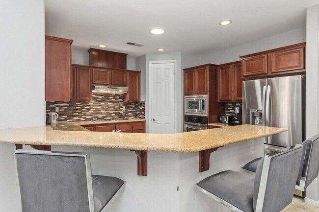 Building Photo - 83631 Himalaya Dr