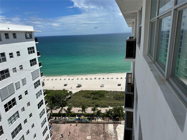 Building Photo - 6039 Collins Ave