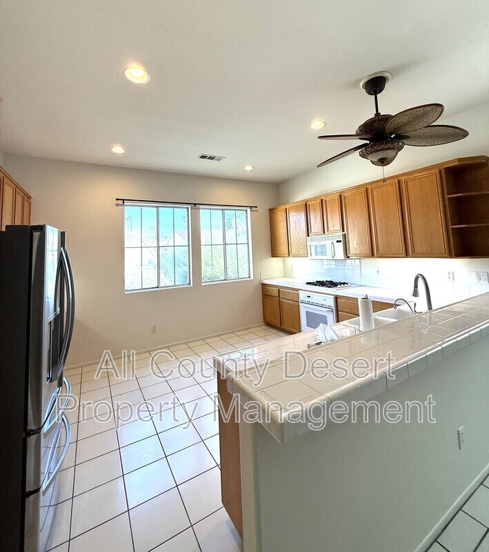 Building Photo - 74594 Moss Rose Dr